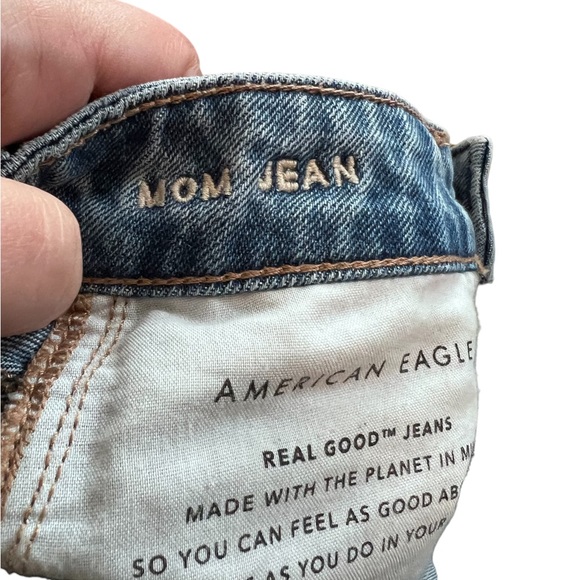 American Eagle Distressed Light Denim Mom Jeans Size 00 - Picture 5 of 16